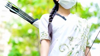 Hintli Kostümlü Hatun Köpek Pozisyonunda Sertçe Sikerken