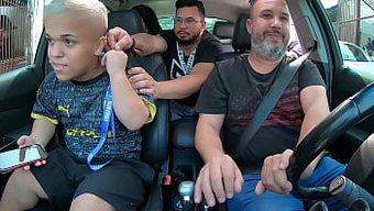 Mc Anãozinho, Ted'In Motosikletinde Hopluyor - Vahşi Bir Yolculuk