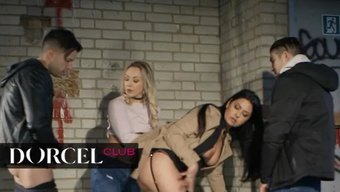 Bir Milf Iki Erkekle Ilk Kez Ve Oral Zevk Alıyor