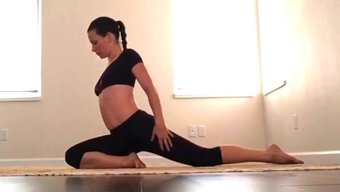 Evangeline Lilly'Nin Milf Meraklıları Için Duygusal Yoga Rutini