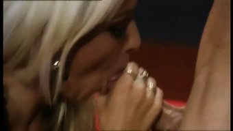 Macar Güzeli, Vintage Porno Filmde Kıçına Alıyor!