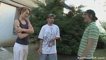 Maggie'Nin Sıcak Striptizi, Sert Amcık Sikişi Ve Boşalma Ile Sonuçlanıyor