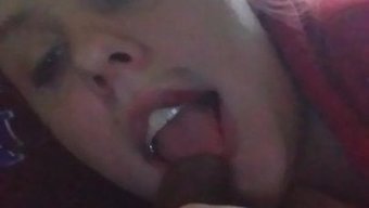 Genç Kız Sevgilisinden Sürpriz Bir Ziyaret Alıyor