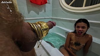 Altın Şaft, Kokmuş Kıç: Maikamann'In Tabu Banyo Macerası.