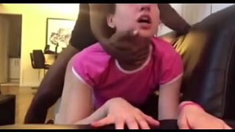 Lapd Memurunun Karısı, Buharlı Seks Seanslarında Kamerada Yaramazlaşıyor.