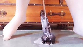 Dövmeli Japon Güzeli Zevke Dalıyor