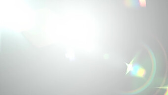 Üvey Annenin Solo Şovu: Dolgun Ve Çekici