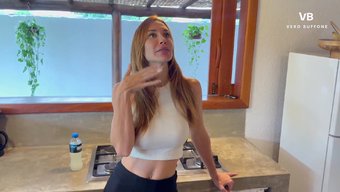 Üvey Anne Bu Amatör Videoda Vajinasına Sıcak Bir Yük Alıyor.