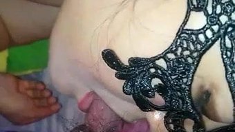 Sıcak Yetişkin Içeriğiyle Çin'Den Doğulu Güzellikler