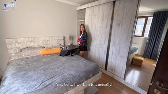 Kız Arkadaşı Macbook Ile Erkek Arkadaşını Aldatıyor Ve Pov'Da Orgazm Oluyor