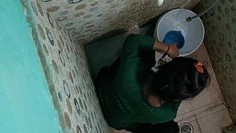 Desi Genç Tabassum'Un Banyoda Tek Başına Seansı