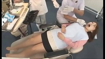 Görünmez Adamın Japonya'Daki Erotik Diş Hekimi