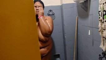 Brezilyalı Genç, Üvey Annesini Oral Ve Anal Seksle Şaşırtıyor