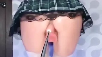 Asyalı Bebek, Sikiş Makinesiyle Yoğun Zevk Yaşıyor