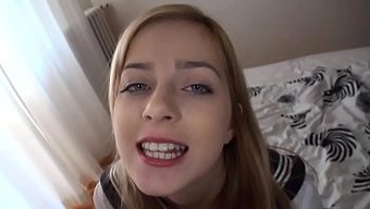 Abigaile Johnson Açık Bir Videoda Boşalıyor