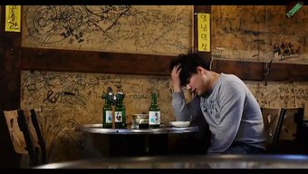 Cat Ya, Performans Yapmayı Seven Ateşli Bir Vietnamlı Şarkıcı.