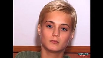 Macar Genç Loureen Kiss, Samimi Bir Seçmede Ilk Anal Seks Deneyimini Yaşıyor