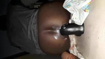 Afrikalı Amerikalı Sportif Fatiha Gross, Siyah Güzel Şişman Kadınlar Eyleminde