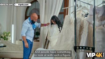 Güzel Esmerin Yüksek Çözünürlükteki Soyunma Odası Ilişkisi