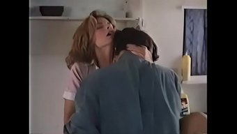 Aktris Intikamını Alır Ve Derin Bir Oral Seks Yapar.