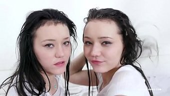 Sandra Ve Lady Zee'Nin Üç Siyah Erkekle Erotik Çift Anal Macerası