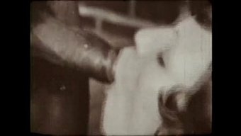 Eski Irklararası Milyarderlerle Retro Bağlama Sahnesi