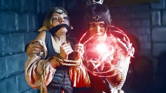 Sarışın Elf Kız, Octokuro'Yu Ortaçağ Fantezisinde Lezbiyen Seks Kölesine Çeviriyor.