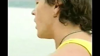 Maria Roswitha Ve Iki Partneri Bir Teknedeki Suları Keşfediyor