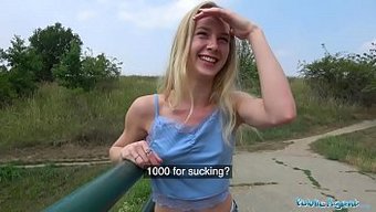 Dar Vücutlu Azgın Sarışınlar Ormanda Pov Seks Için Para Alıyorlar