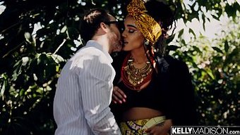 Julie Kay'In Beyaz Bir Erkekle Yoğun Anal Buluşması