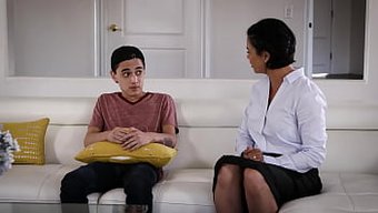 Dana Vespoli, Üvey Oğluyla Sıcak Bir Rol Yapma Oyununda