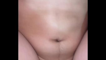 Tatlı Filipinli Üniversiteli Sugarcream, Grup Seks Sırasında Sırılsıklam Olup Amıyla Oynadı.