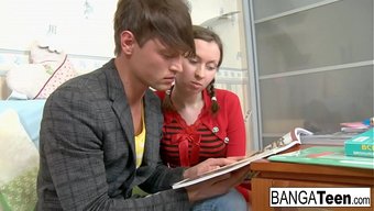 Esmer Genç Kızın Dar Götü Sertçe Sikiliyor.