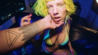 Brezilyalı Azgın Bir Öğrenci Inliyor Ve Büyük Bir Sike Teslim Oluyor.