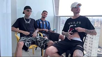 Ortaklar Para Için Oyun Oynadıktan Sonra Gizlice Ne Yapar?