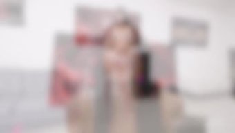 Adelle Sabelle, Sıcak Bir Anal Sahnede Amını Spermlerle Dolduruyor