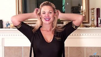 Seksi Milf Oyuncaklarla Mastürbasyon Yaparak Orgazm Oluyor