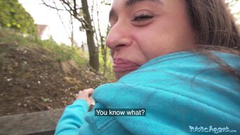 Büyük Kıçlı Kamu Güvenliği Görevlisi Briseida Myers, Büyük Bir Siki Ölçüyor Ve Tatmin Ediyor.