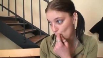 Kaygılı Hye Dedesinin Refahını Kontrolden Geçirdi