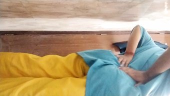 Asyalı Güzellik, Olgun Tarafını Duygusal Bir Solo Oyunla Ortaya Çıkarıyor