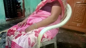 Desi Kızın Dar Amcığı Ev Yapımı Videoda Sikişiyor