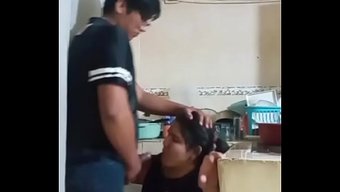 Hizmetçi, Seksi Sevgilisiyle Iç Çamaşırlarıyla Götünden Sırılsıklam Oldu.