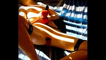 Bu Bebekle Lateks Ve Fetiş Dünyasında Kaybolun