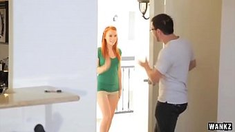 Alyson'Un Sektöre Yeni Gelen Kylie Ile Antrenman Seansı Sıcak Geçiyor