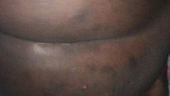 Yeni Siyah Tanrıça Büyük Siyah Yarak Tarafından Beceriliyor