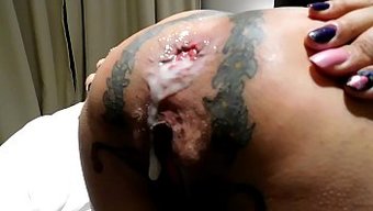 Televizyonu Tamir Ederken Gizemli Bir Adamla Sürpriz Bir Üçlü