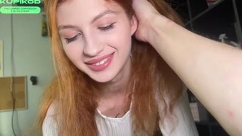 Lina Migurtt'Un Utanmaz Üvey Annesi Mastürbasyon Yaparken Yakalanır Ve Rus Bir Videoda Üveyn Kızının Sikine Biner