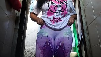 Üvey Annemle Banyoda Çekilmiş Ev Yapımı Videoda Kazara Işeme.