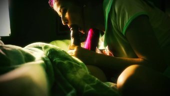 Üvey Annenin Sevgi Dolu Kucaklaması Ve Boşalması, Rahat Bir Uykuya Yol Açıyor