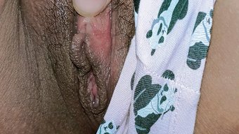 Üvey Oğlunun Milf Masajıyla Yaramaz Planı